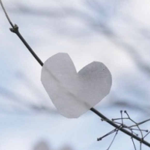 WELCOME TO LOVE, LAUREL CLOSET! - Picture 9 of 16